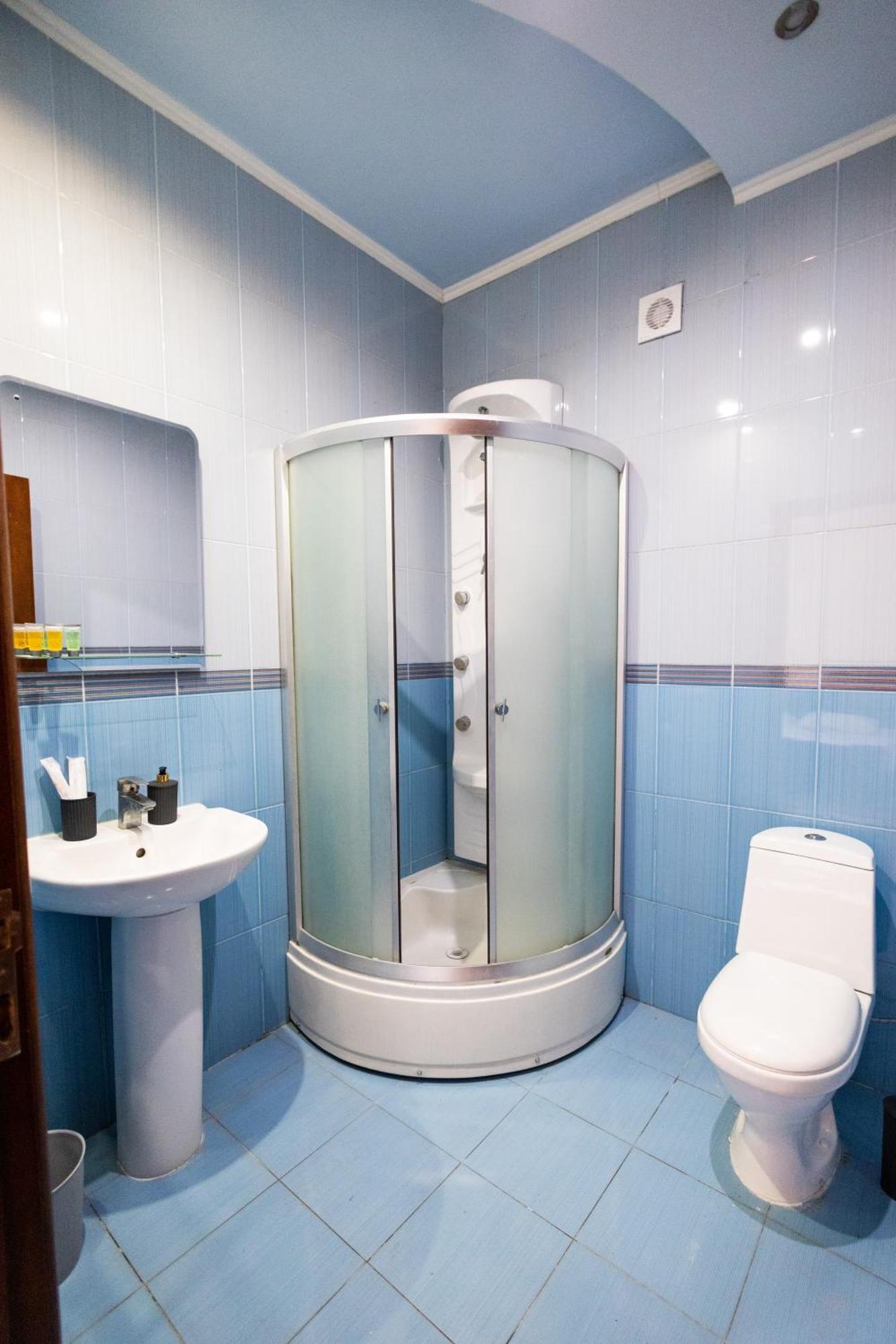 Yan Hotel Erevan Esterno foto