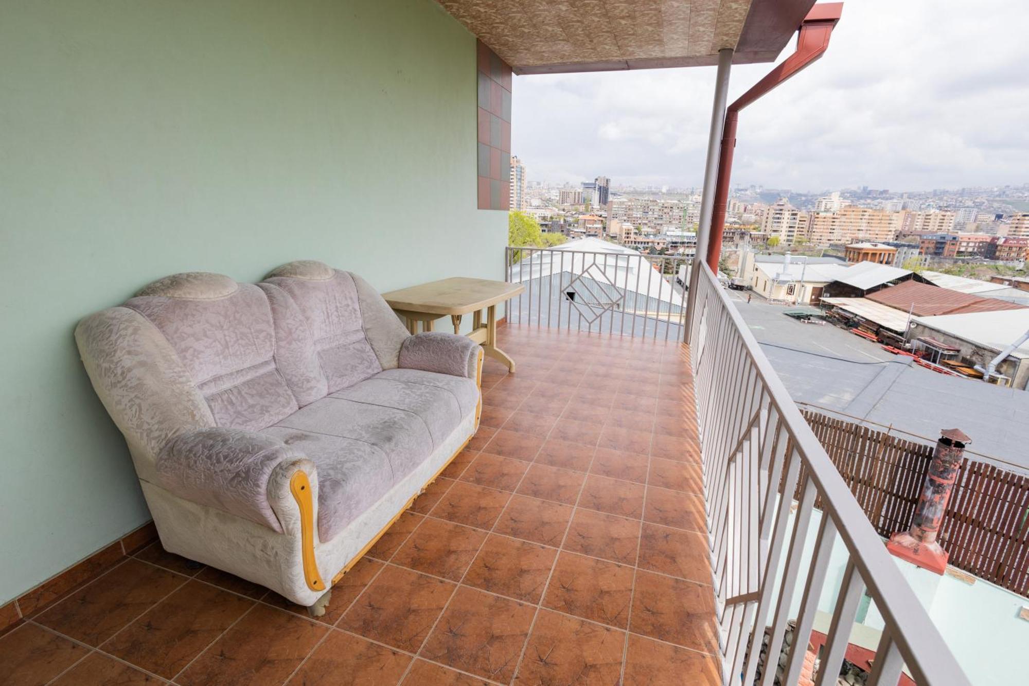 Yan Hotel Erevan Esterno foto