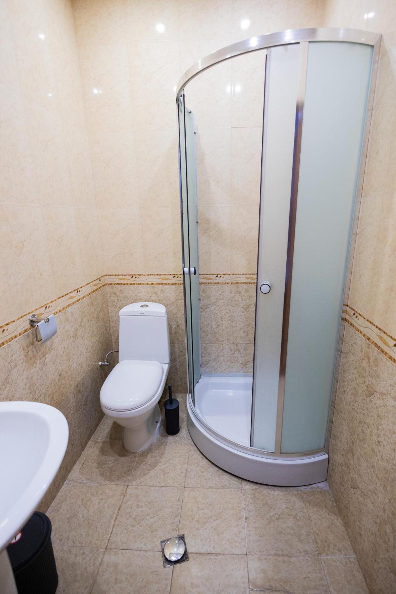 Yan Hotel Erevan Esterno foto