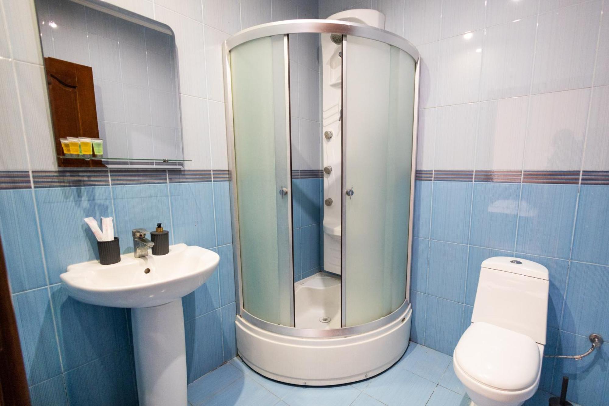 Yan Hotel Erevan Esterno foto